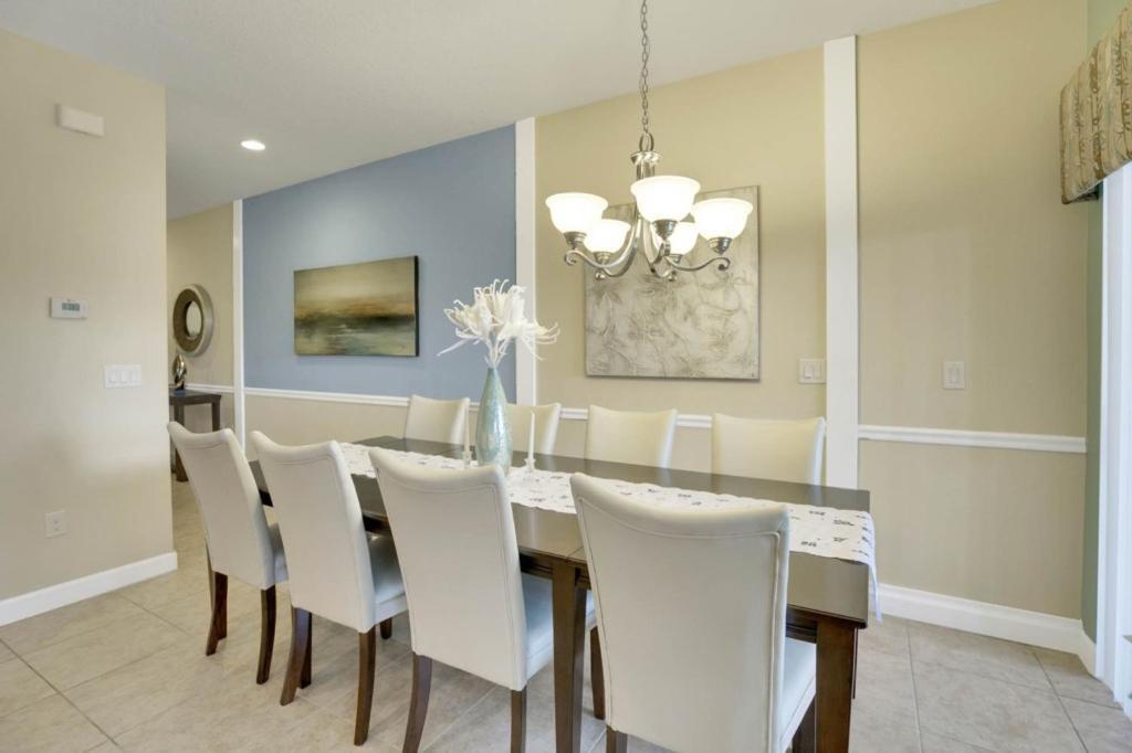 4 Bedrooms - 3 Bathrooms - Paradise Palms 8881 Cp Orlando