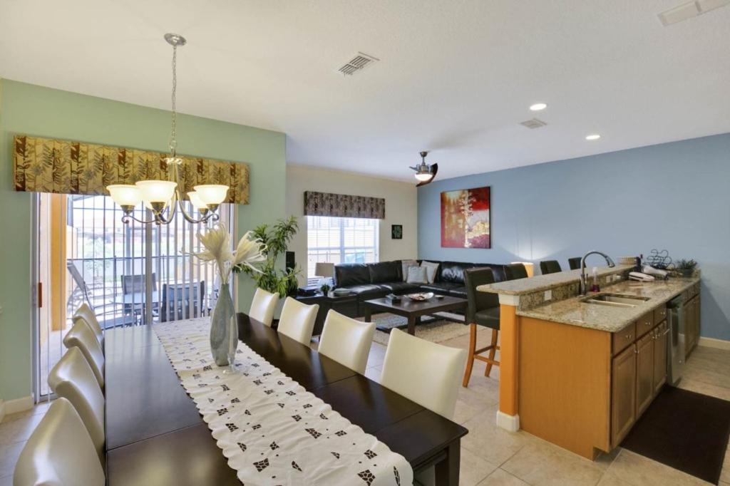 Casa de férias 4 Bedrooms - 3 Bathrooms - Paradise Palms 8881 Cp
